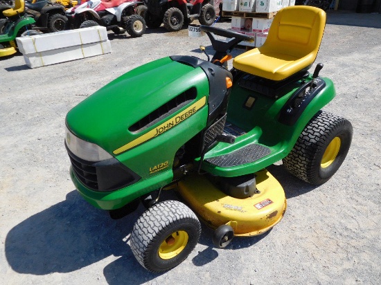 JD LA120 RIDING MOWER, 42" DECK, 21HP. BRIGGS & STRATTON, SHOWS 211 HRS.