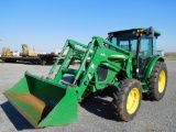 2005 JD 5525 TRACTOR, FWA, 24 SPD, SHUTTLE SHIFT, 2 HYD., DELUXE LIGHTS, W/