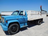 1973 GMC GRAIN TRUCK, 366, GAS, 4/2 SPD., 18' STEEL BED & HOIST, W/12 V. DR