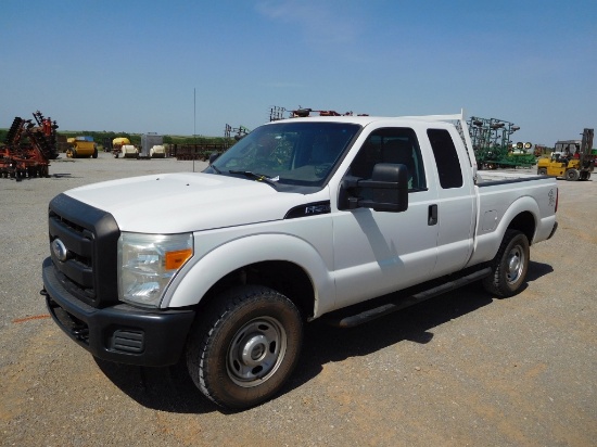 2011 FORD F250 LX PICKUP, EXTENDED CAB, GAS, 4 X 4, SHOWS 183,746 MILES. (G