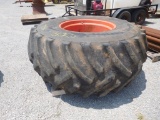 30.5 X 32 ARMSTRONG COMBINE TIRE ON GLEANER WHEEL