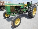 JD 2440 TRACTOR, 8 SPD., 3 PT., PTO, SINGLE HYD. SHOWS 1880 HRS, SN:237216T