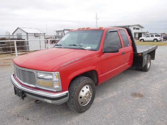 1995 CHEV. 3500 FLATBED PICKUP, AUTO, GAS, EXT. CAB, GN HITCH, REBUILT TRAN