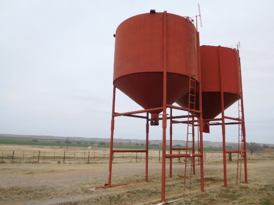 DENNIS MFG 25 TON OVERHEAD FEED BIN