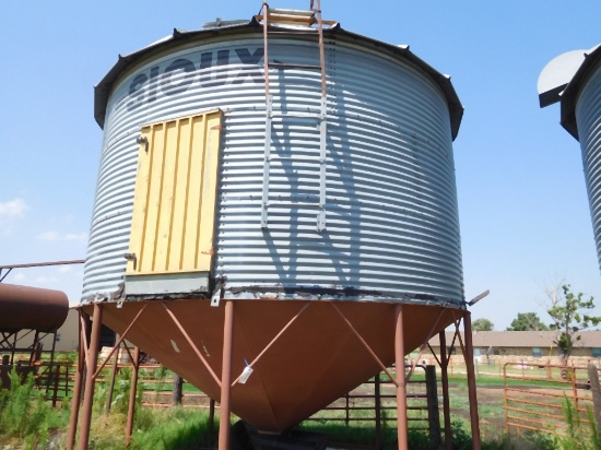 1000 Bu. Cone Bottom Grain Bin