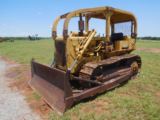 CATERPILLAR D4 DOZER, DIRECT DRIVE, 8' BLADE,