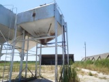 OVERHEAD FEED BIN, 10' X 10' X 3', V BOTTOM, PORTABLE, FRAME MOUNTED