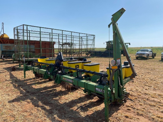 JOHN DEERE 1700 6 ROW, 38" VACUUM PLANTER, 3PT., WITH JD COMPUTER TRAC 250 MONITOR