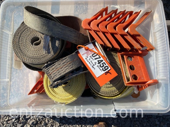 BOX OF STRAPS AND STRAP PROTECTORS