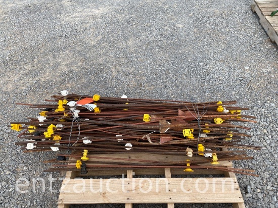 LOT OF APPROX. 100 HOT WIRE POSTS