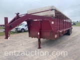 2005 WW 7' X 32' GN STOCK TRAILER, TRIPLE AXLE,
