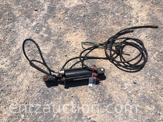 3 1/2" X 8" HYD. CYLINDER