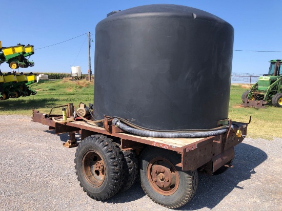 1700 GALLON BLACK POLY TANK ON BP TRAILER