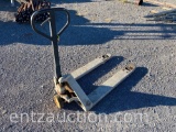 CROWN 5K LB PALLET JACK