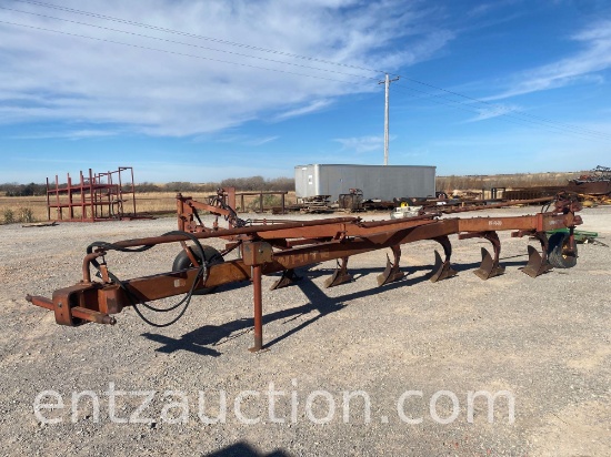 WHITE 6 BOTTOM MOLDBOARD PLOW, MODEL 549