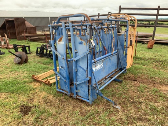 PRIEFERT MANUAL CATTLE CHUTE, LH, PALPATION CAGE