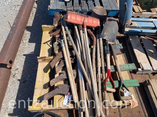 MISC LOT OF GARDEN TOOLS