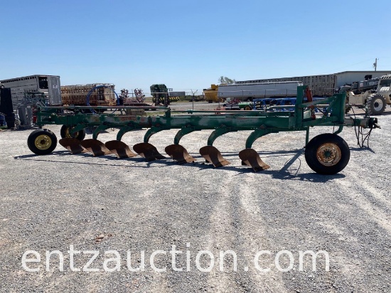 WHITE 7-18 MOLDBOARD PLOW