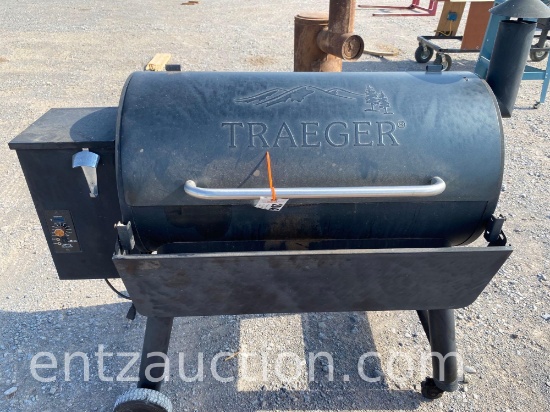 TRAEGER SMOKER PRO 34, FRONT SHELF & COVER