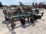 KMC PEANUT DIGGER, 4 ROW, 36