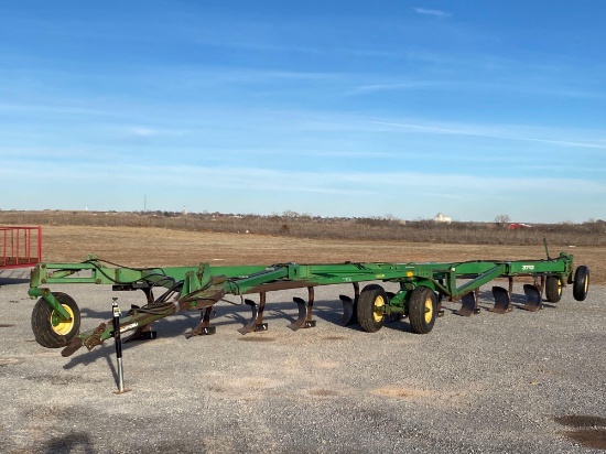 JD 3710 PLOW, 10 BOTTOM, ALL NEW SLIDES, SHOES,