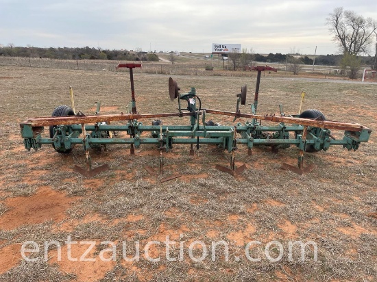 JD 4 ROW PLANTER