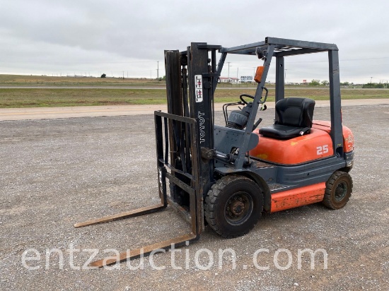 TOYOTA WAREHOUSE FORKLIFT, GAS, MANUAL