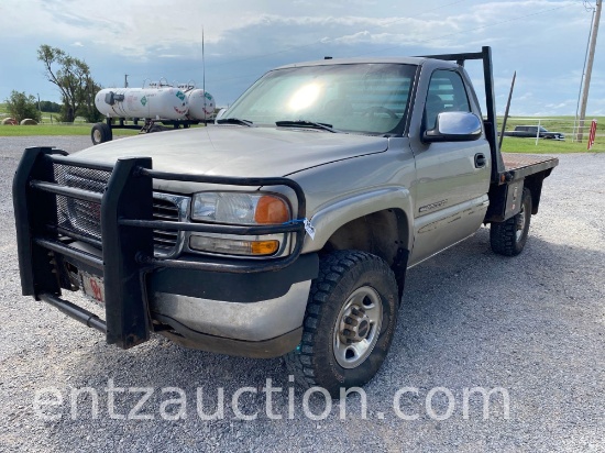2001 GMC 2500 PICKUP, SINGLE CAB, 4X4, AUTO, 8100