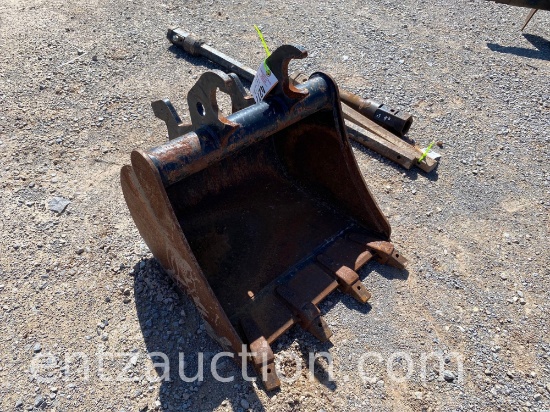 JD 24'' MINI EX BUCKET W/ TIGER TEETH,