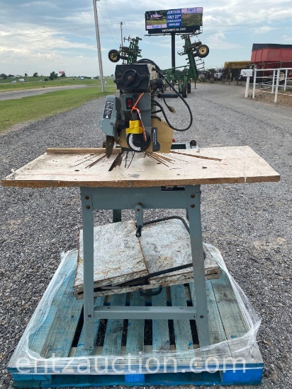 DELTA 10" RADIAL ARM SAW