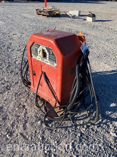 LINCOLN ARC WELDER, 225 AMP