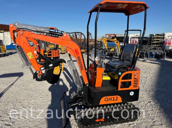 AGT MINI EXCAVATOR QH12, 14'' BUCKET, 39'' BACK