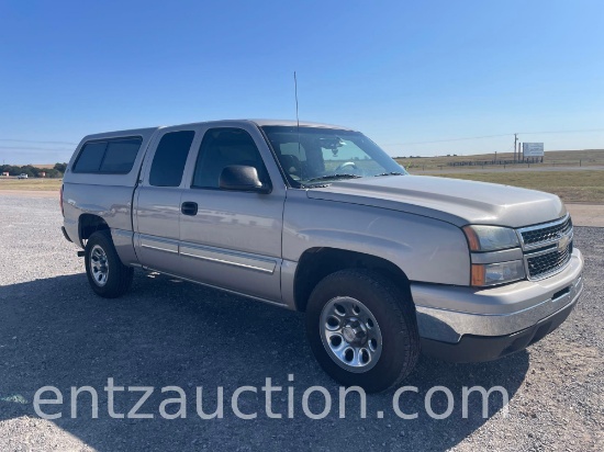 2006 CHEVY 1500 LT PICKUP, EXT. CAB W/ TOPPER,