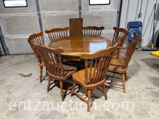 ROUND TABLE W/ 7 CHAIRS, 4' AND 1' LEAF