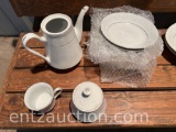 LARGE SET OF MATCHING CHINA, 16 DINNER PLATES, 15