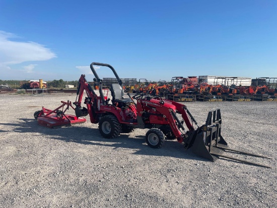 2016 MASSEY FERGUSON GC1720 TRACTOR, 4X4, 3PT,
