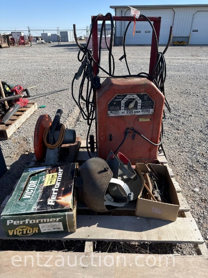 LINCOLN 225 WELDER W/ 40' LEADS, CUTTING TORCH &
