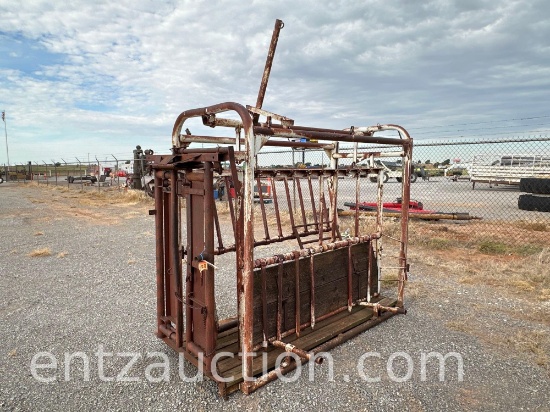 MANUAL CATTLE SQUEEZE CHUTE