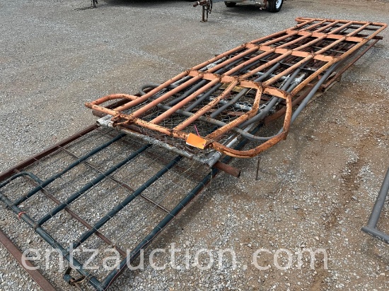 LOT OF 8 VARIOUS SIZED PANELS & GATES
