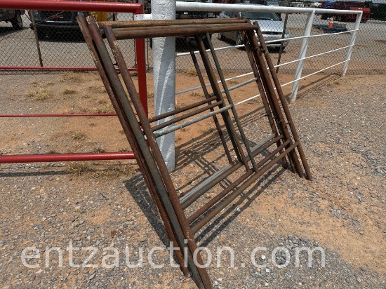 LOT OF SCAFFOLDING