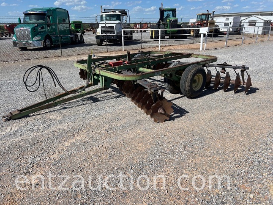 JD T0210 15' TANDEM DISC, 18" / 20" BLADES, HYD.