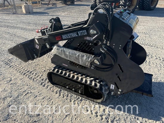 AGT KTT23 MINI SKID LOADER, 31" BUCKET, 41"
