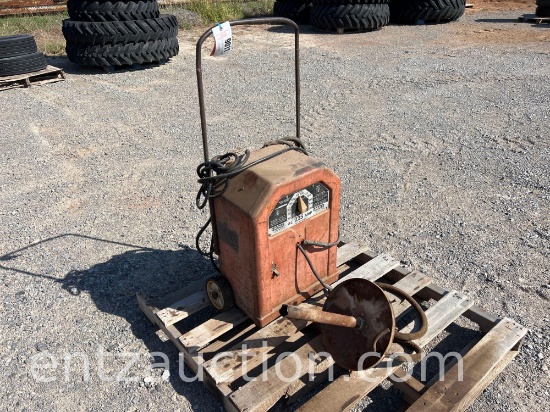 LINCOLN ARC WELDER, AC 225 AMP W/ LEADS