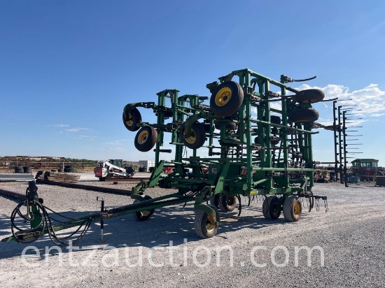 JD 2410 CHISEL PLOW, 46', QUAD FOLD, 5 SECTION,