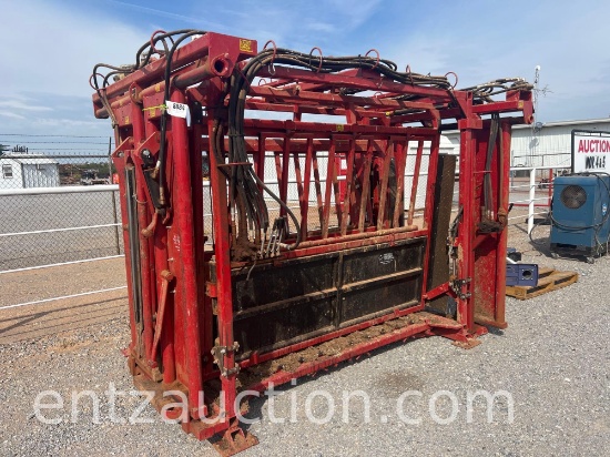 TITAN WEST HYD. CATTLE CHUTE, LEFT HAND,