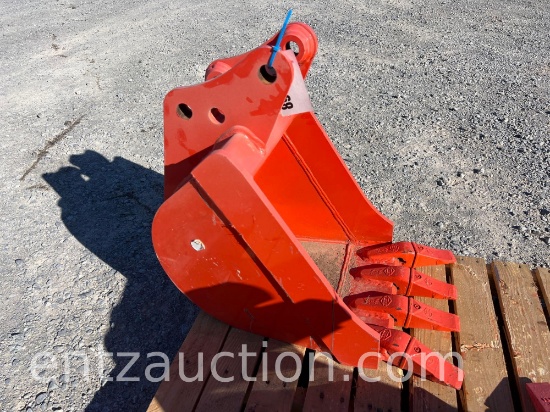 18" KUBOTA EXT. BUCKET, QUICK ATTACH
