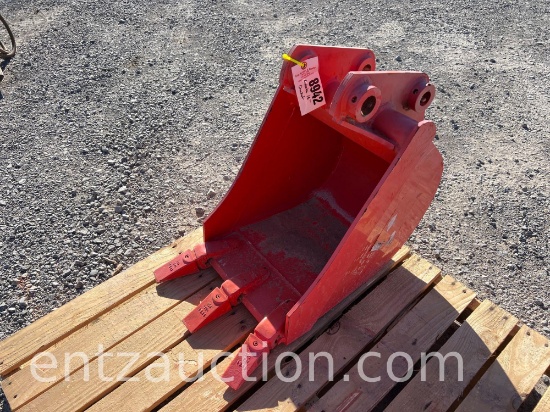 16" KUBOTA EXT. BUCKET, PIN ON