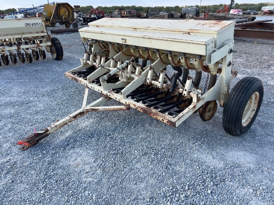 TRUAX 8' GRASS DRILL, 7 3/4" SPACING, DD, GROUND
