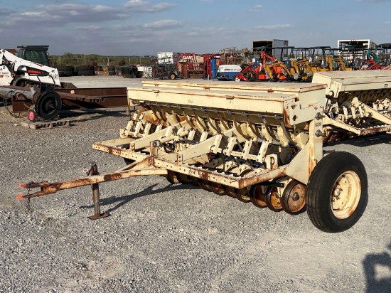 TRUAX 8' GRASS DRILL, 7 3/4" SPACING, DD,