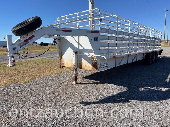 2013 WW STOCK TRAILER, 7' X 32', GN, TRIPLE AXLE,